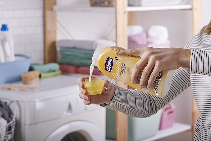 Chicco---Liquide-v%C3%AAtement-tender-touch---jaune---750ml-03.jpg